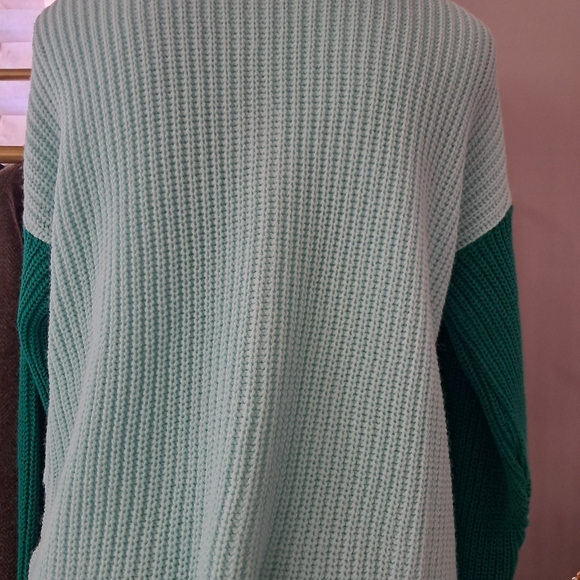 NWOT BooHoo Brand Green White Color Block Cardigan Sweater MED. - Picture 4 of 13